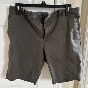 Express Men's Green Flat Front Shorts